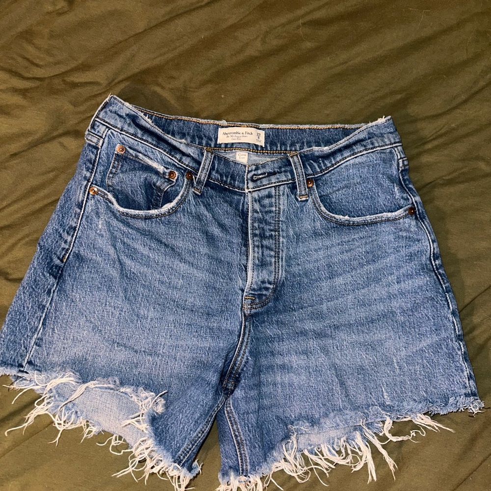 Abercrombie 90’s Baggy Shorts